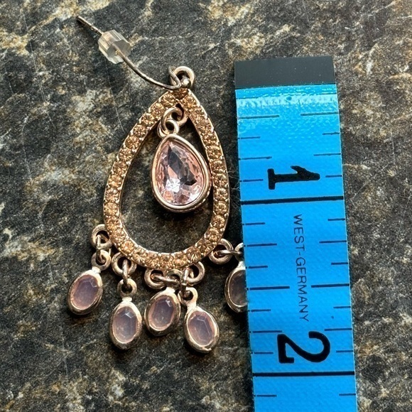 Gold-Tone Pink Stone & Crystal‎ Filigree Drop Earrings - Picture 4 of 7